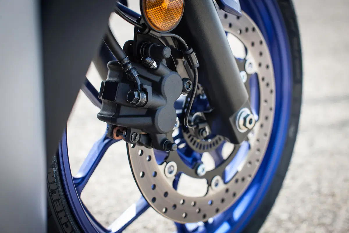 Yamaha YZF-R3 (3)