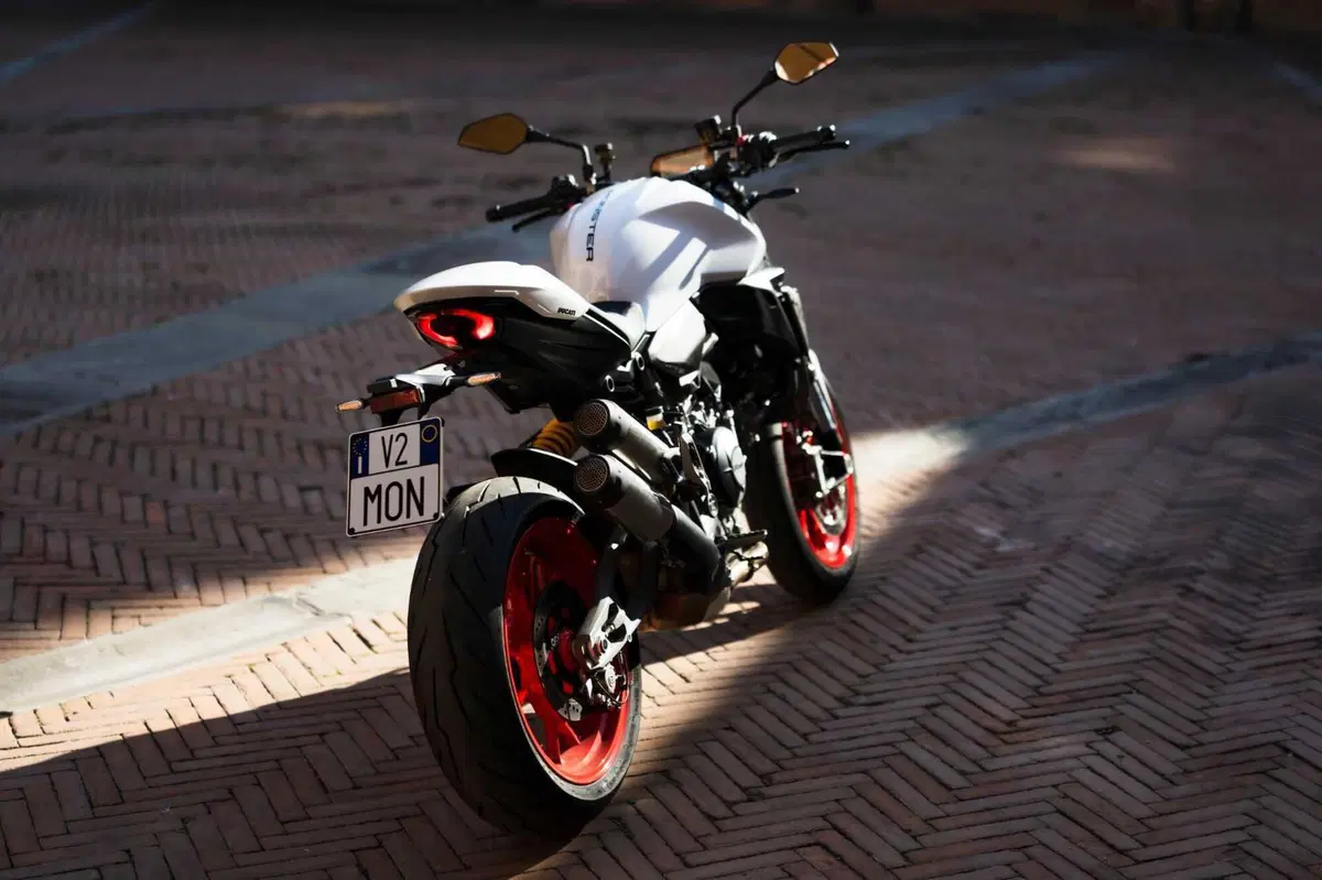 Esce dalla linea di produzione la prima Ducati Monster di quinta generazione (2)