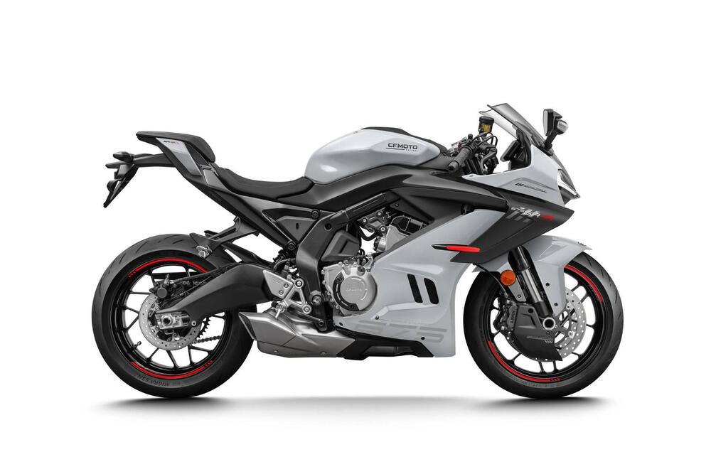 CFMOTO 675SR-R (2025)