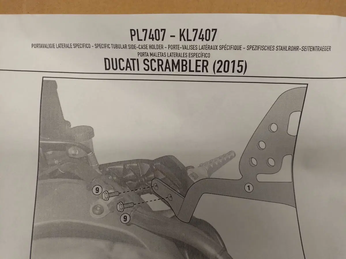 Telaietti Attacchi Valigie Ducati Scrambler 800 Givi (5)