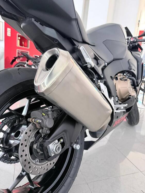 Honda CBR 1000 RR Fireblade (2017 - 19) (5)