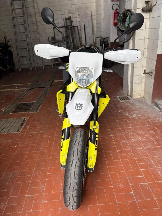 Husqvarna 701 Supermoto (2023 - 25) (2)