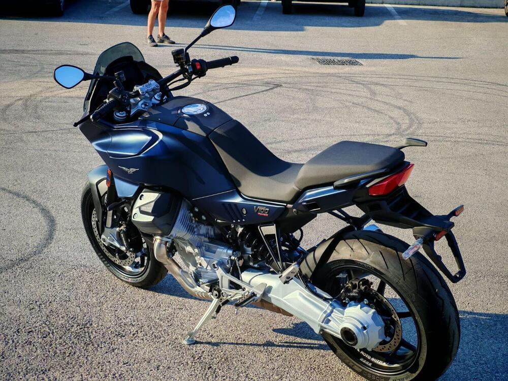 Moto Guzzi V100 Mandello (2025) (4)