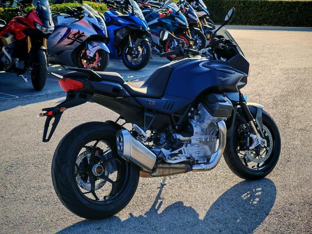 Moto Guzzi V100 Mandello (2025) (5)