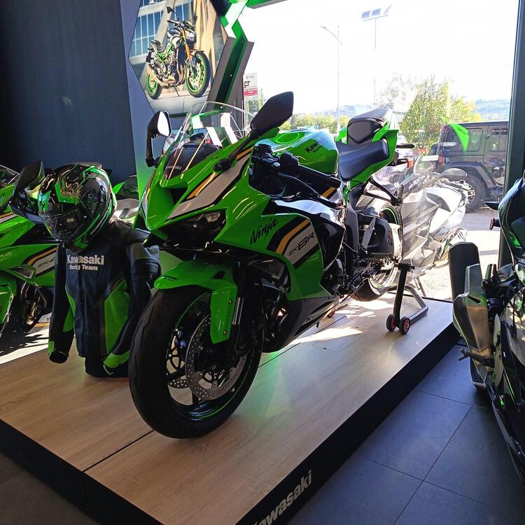 Kawasaki Ninja 636 ZX-6R (2024 - 26) (2)