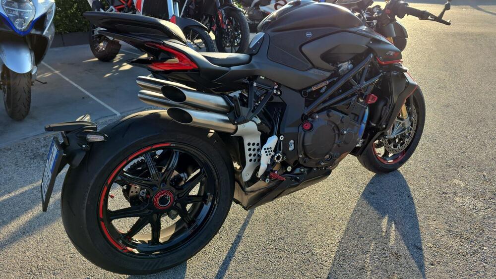 MV Agusta Brutale 1000 RR (2021 - 25) (2)