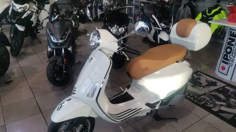 Vespa Primavera 125 (2024 - 25) (2)