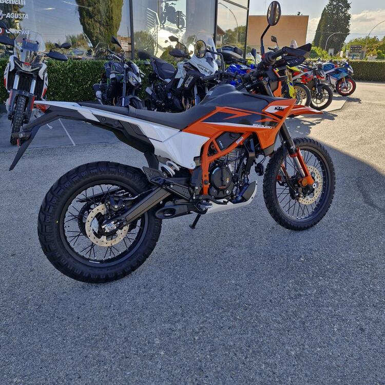 KTM 125 Enduro R (2025 - 26) (3)