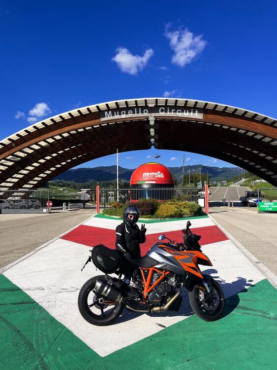 KTM 1290 Super Duke GT (2022 - 25) (3)