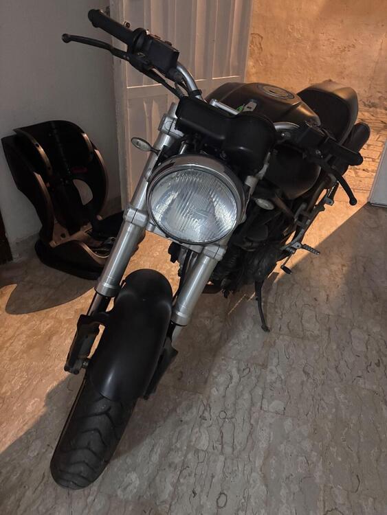 Ducati Monster 600 Dark (1998 - 01) (4)