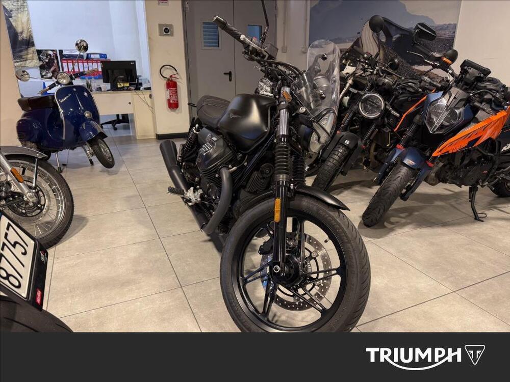 Moto Guzzi V7 Stone (2025) (2)