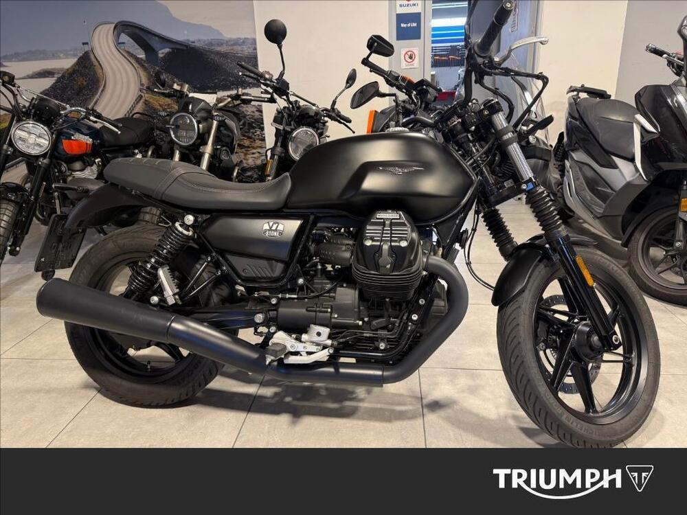 Moto Guzzi V7 Stone (2025) (3)