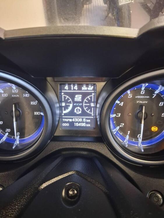 Yamaha T-Max 560 Tech Max (2021) (5)