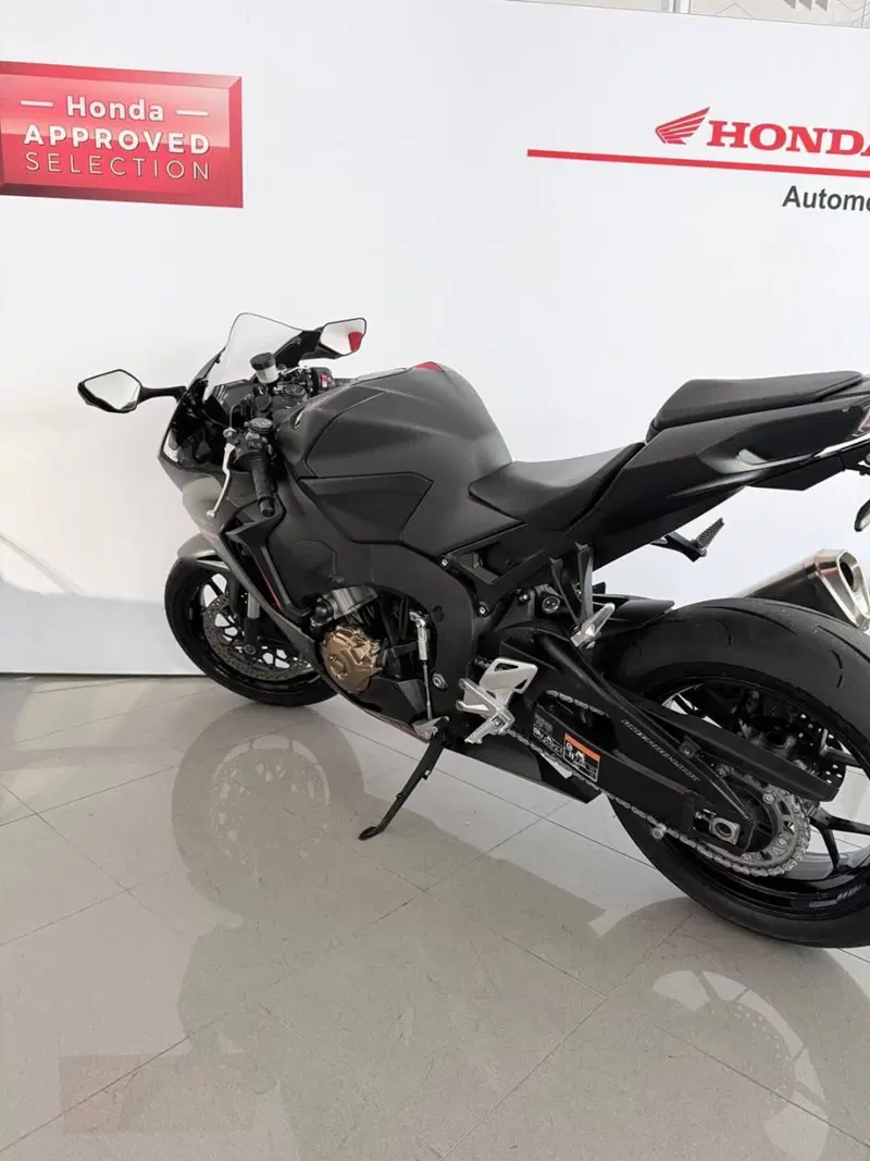 Honda CBR 1000 RR Fireblade (2017 - 19) (2)