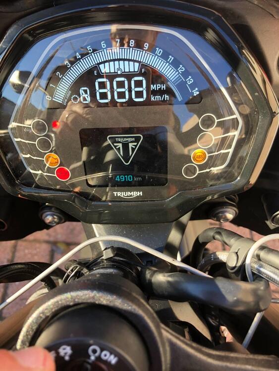 Triumph Street Triple 765 R A2 (2024 - 25) (4)