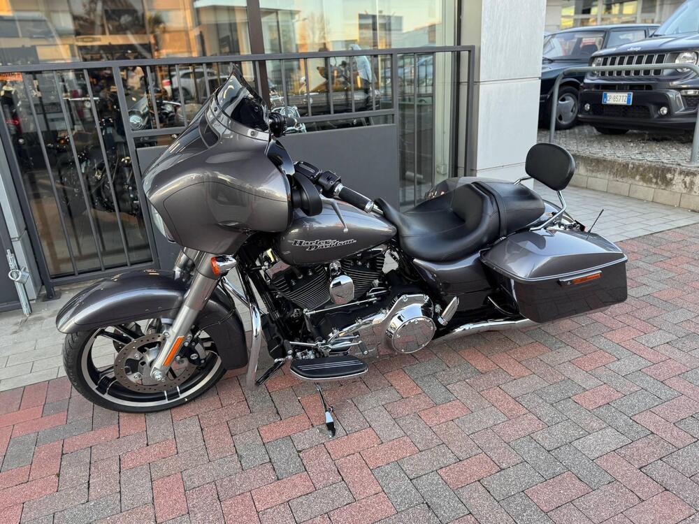 Harley-Davidson 1690 Street Glide Special (2014 - 16) - FLHX (2)