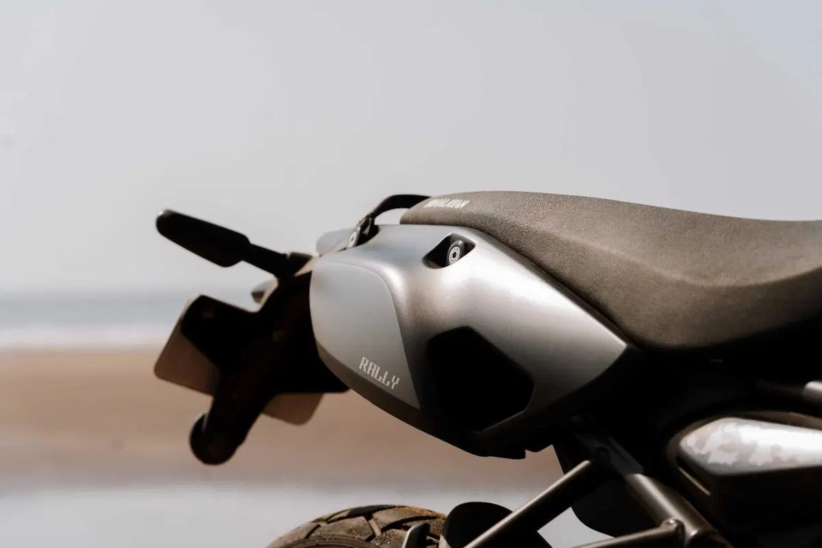 Royal Enfield Himalayan 450 Mana Black: pronta per i Rally? [VIDEO & GALLERY] (6)