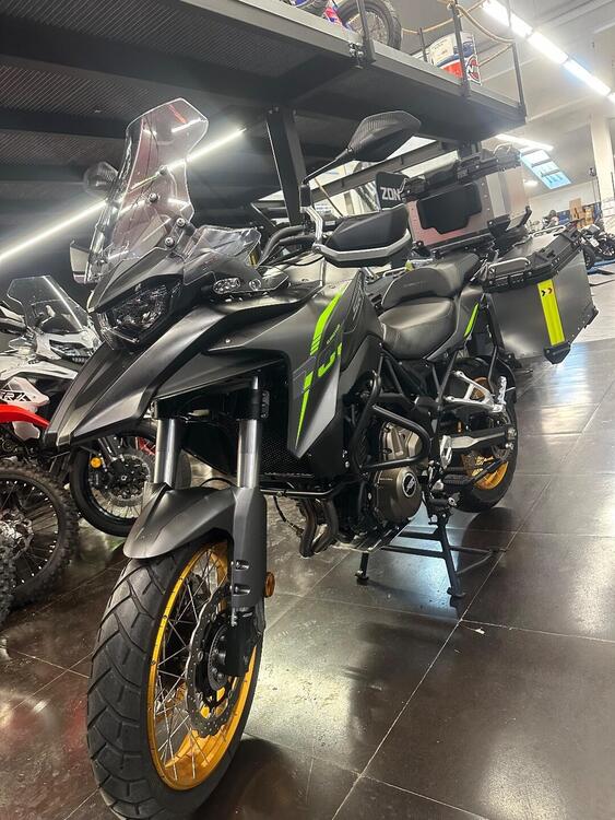 QJ Motor SRT 700 X (2024 - 25) (4)