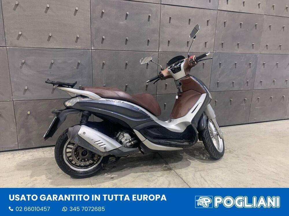 Piaggio Beverly 300 i.e. ABS-ASR (2016 - 20) (2)
