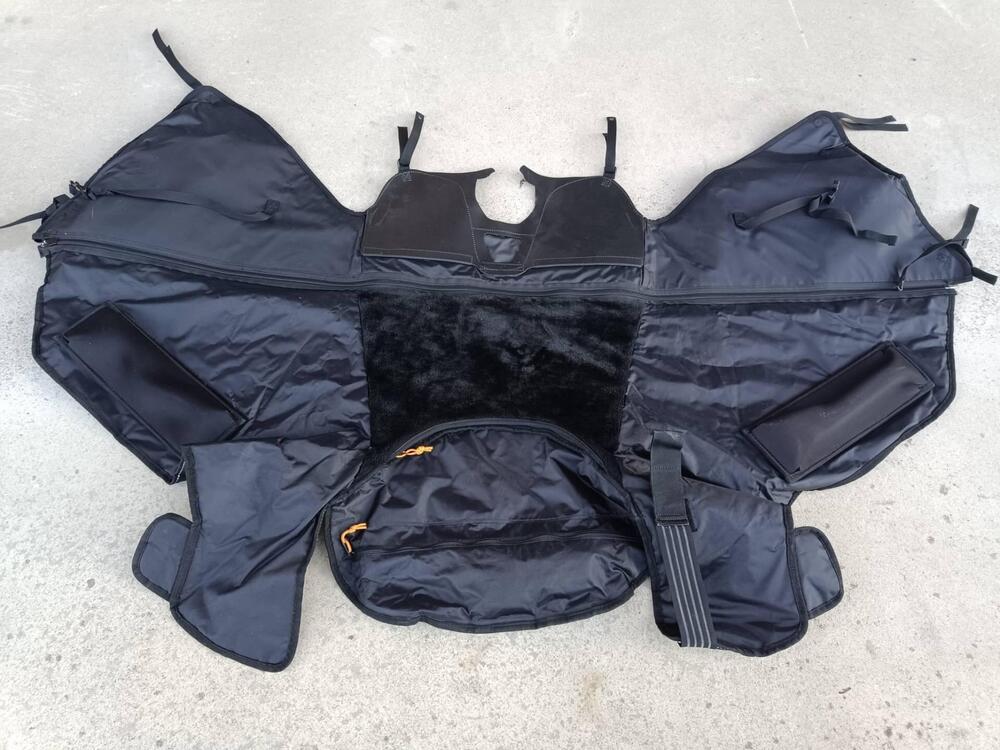 Termoscudo Coperta Gambe Originale T-max 560 Yamaha (2)