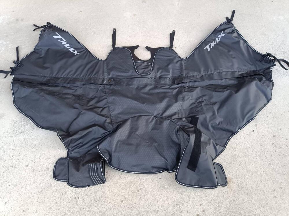 Termoscudo Coperta Gambe Originale T-max 560 Yamaha (3)
