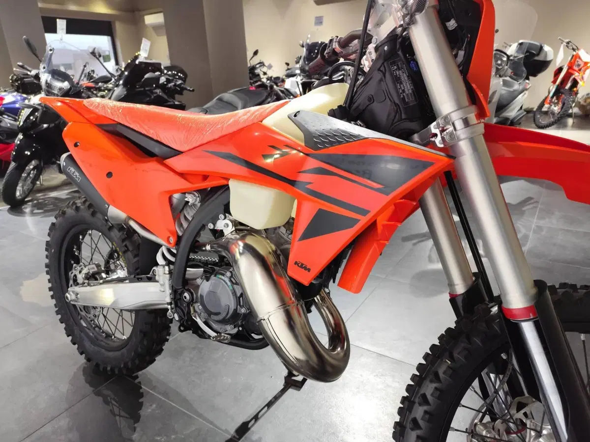 KTM 125 XC-W (2025) (6)