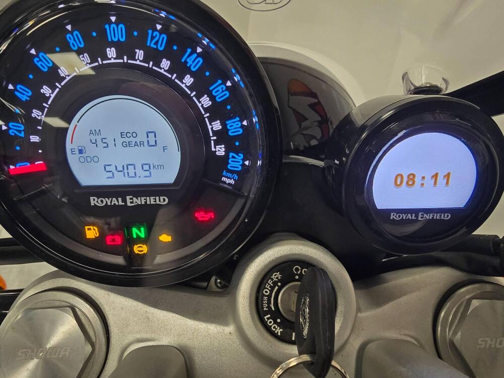 Royal Enfield Super Meteor 650 (2023 - 25) (5)