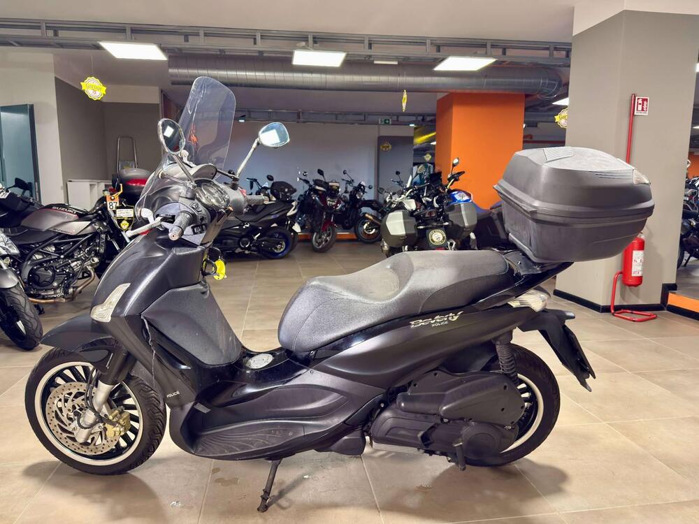 Piaggio Beverly 300 i.e. Police ABS-ASR (2017 - 20) (4)