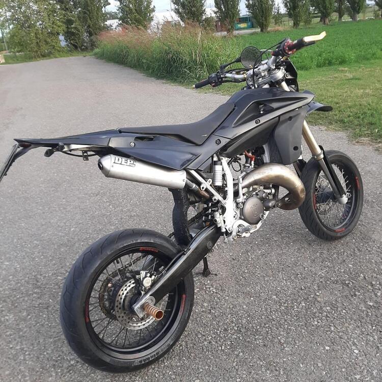 Husqvarna SM 125 (2010 - 12) (4)