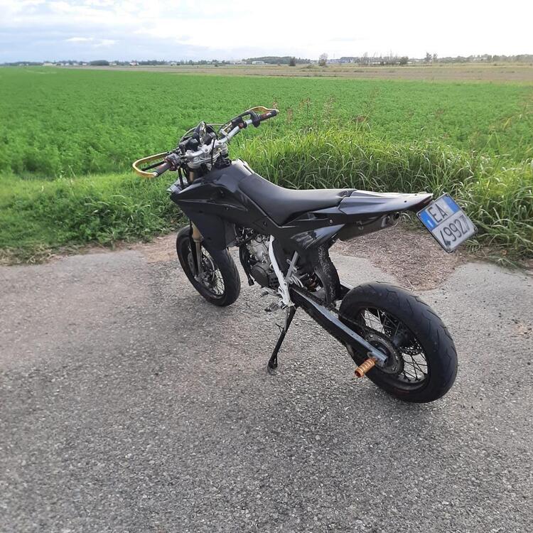 Husqvarna SM 125 (2010 - 12) (5)