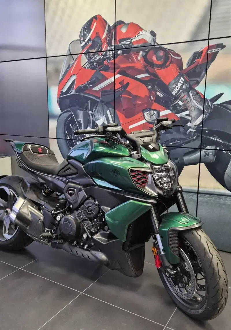 Ducati Diavel for Bentley (2024) (2)