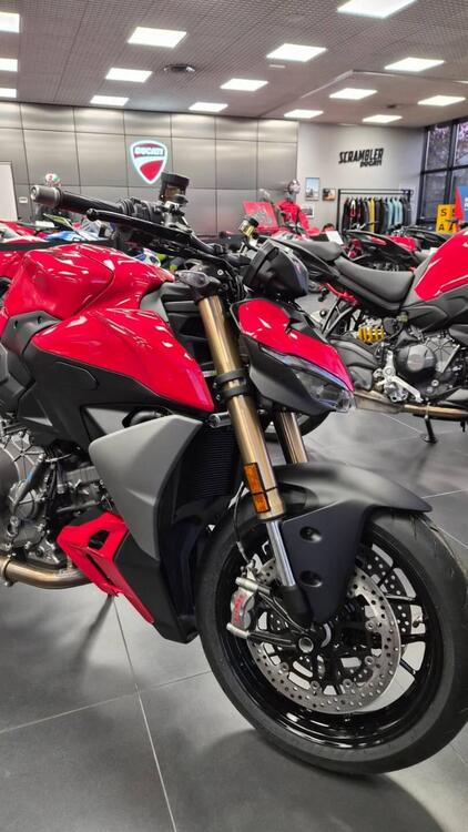 Ducati Streetfighter V2 (2025)