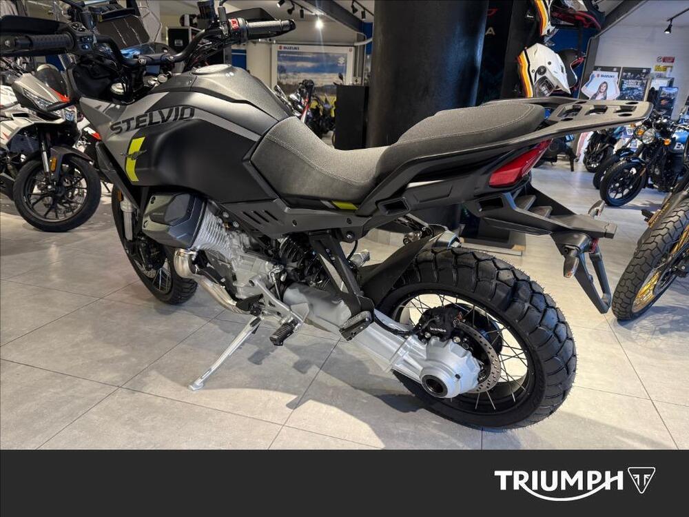 Moto Guzzi Stelvio (2024 - 25) (4)