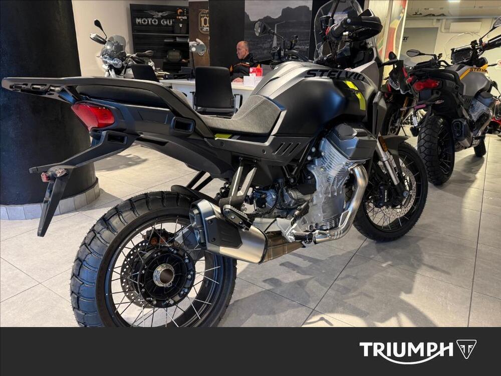 Moto Guzzi Stelvio (2024 - 25) (5)