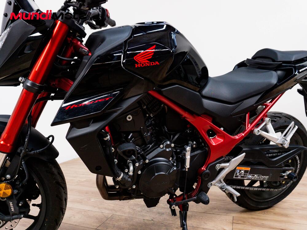 Honda CB 750 Hornet (2025) (5)