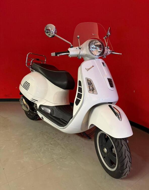 Vespa GTS 300 Super (2008 - 16) (2)