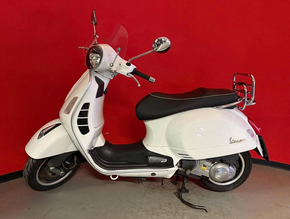 Vespa GTS 300 Super (2008 - 16) (3)