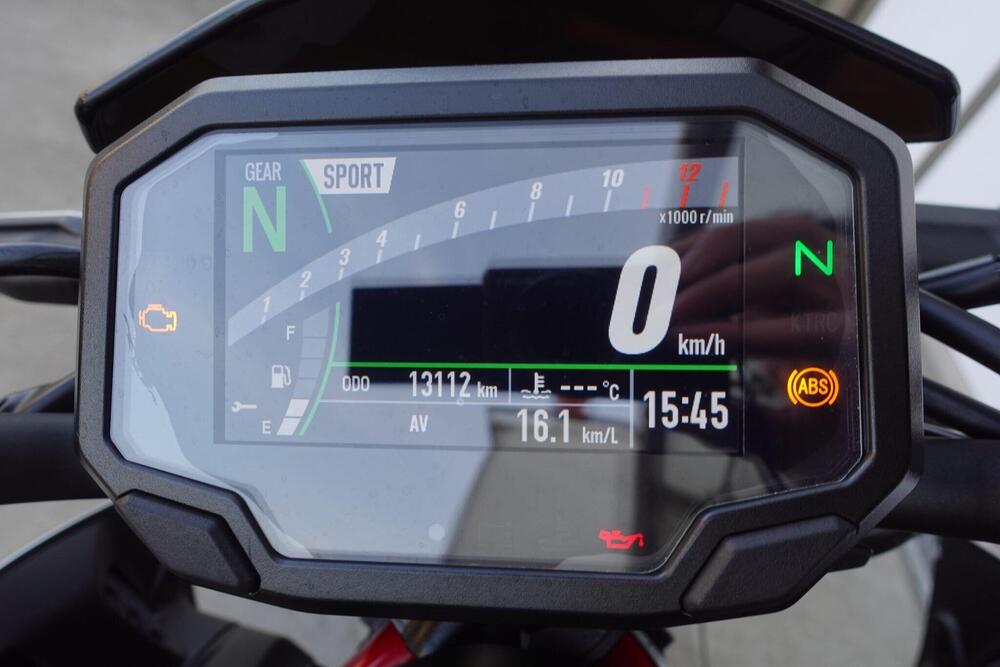 Kawasaki Z 900 Performance (2021 - 24) (4)