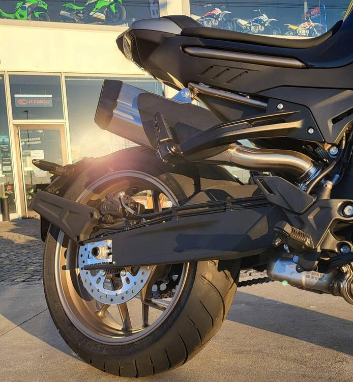 CFMOTO 800NK Sport (2023 - 25) (5)