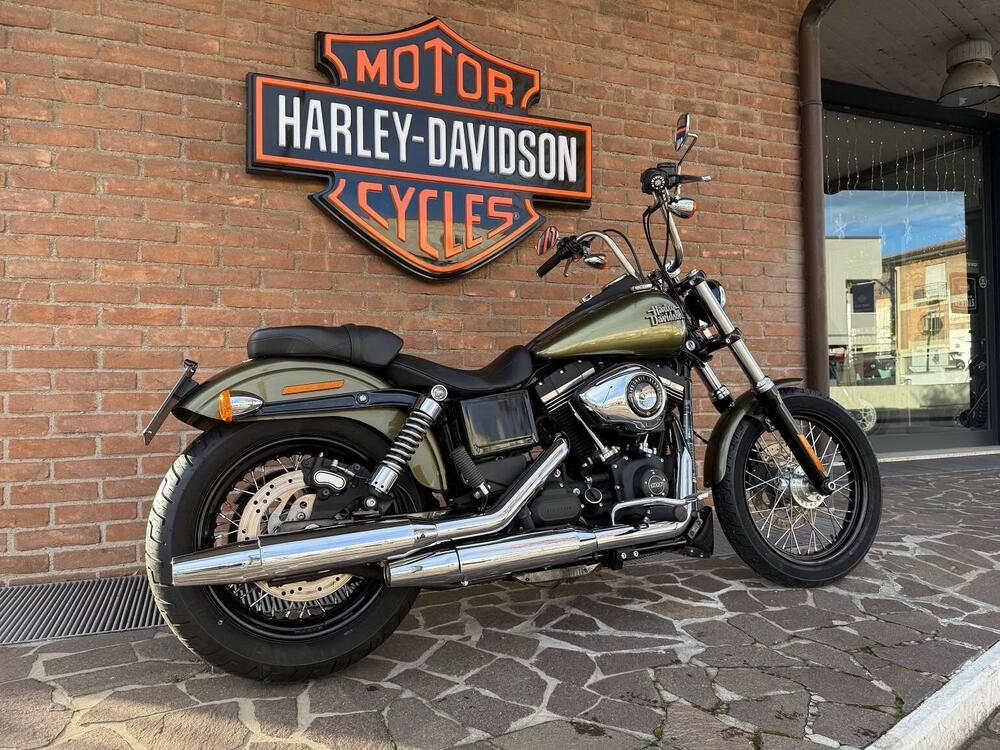 Harley-Davidson 1690 Street Bob (2017) - FXDB (2)