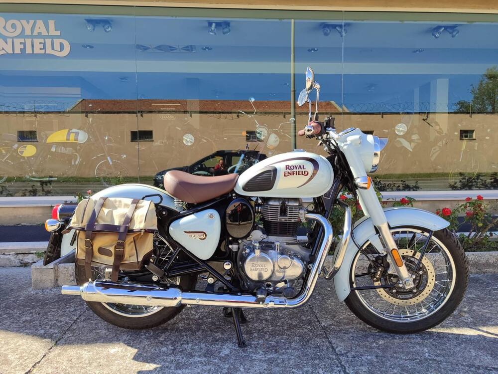 Royal Enfield Classic 350 (2021 - 25) (4)