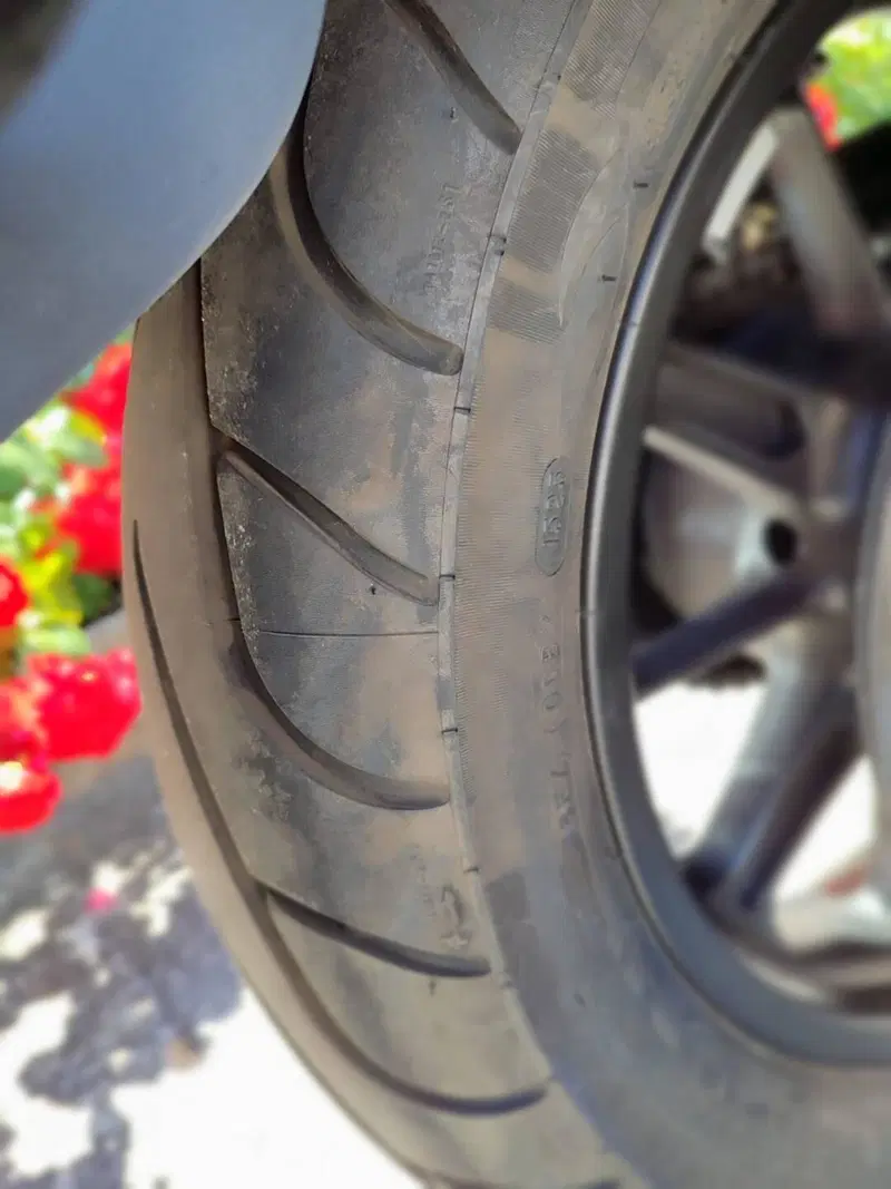 Royal Enfield Super Meteor 650 (2023 - 26) (6)
