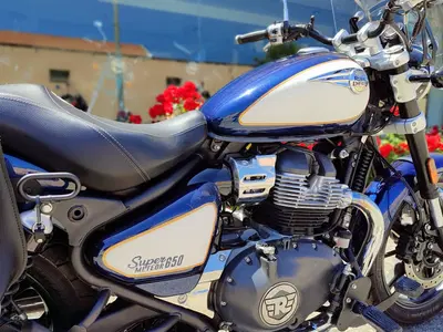 Royal Enfield Super Meteor 650 (2023 - 26) usata