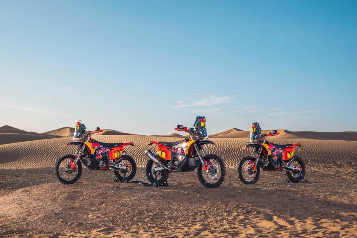 Dakar 2026. KTM, un tridente affilato per confermare (8)