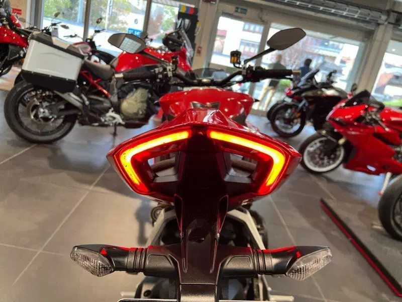 Ducati Streetfighter V2 (2022 - 24) (11)