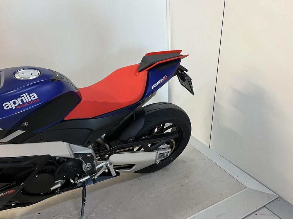 Aprilia RSV4 1100 Factory (2021 - 24) (2)