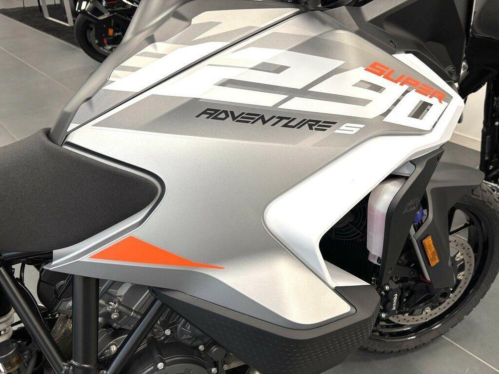 KTM 1290 Super Adventure S (2022 - 25) (4)