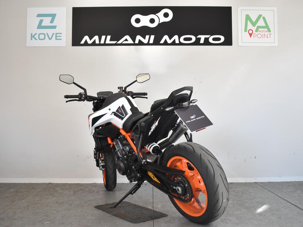 KTM 890 Duke R (2020) (5)