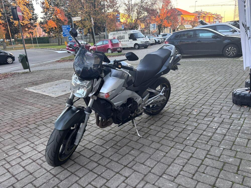Suzuki GSR 600 (2006 - 11) (2)