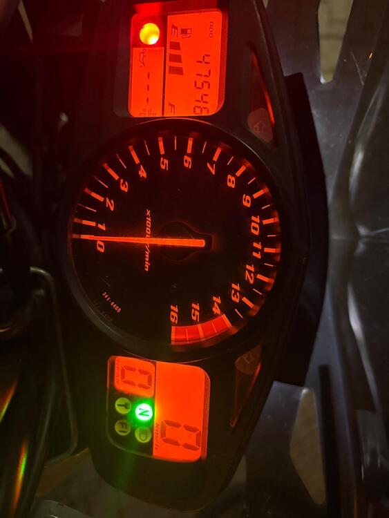 Suzuki GSR 600 (2006 - 11) (5)